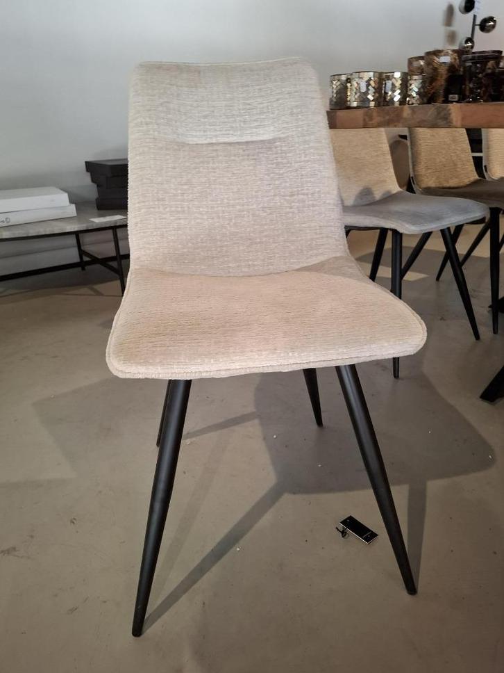 Showroom uitverkoop - Oist Design Livia  Cream set van 4, Huis en Inrichting, Stoelen, Nieuw, Vier, Stof, Overige kleuren, Ophalen