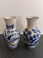 Vintage Handgeschilderde Vaasjes - Set van 2, Blauw, ., Aardewerk of Porselein, Ophalen of Verzenden