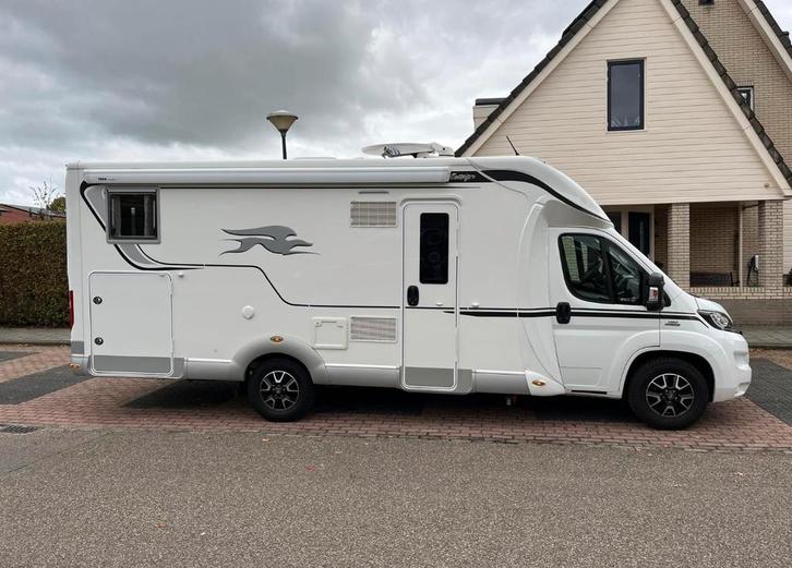 Zeer mooie Laika Ecovip 409, 740 cm inclusief veel opties, Caravans en Kamperen, Campers, Particulier, tot en met 3, Half-integraal