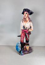 Beeld piraat Jack Sparrow met schatkist, Verzenden