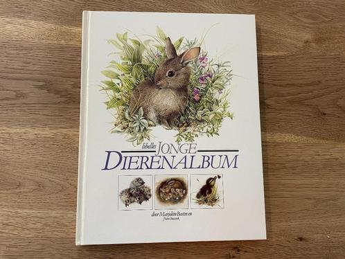 D426 Compleet Libelles jonge dierenalbum. Marjolein Bastin., Boeken, Natuur, Gelezen, Natuur algemeen, Ophalen of Verzenden