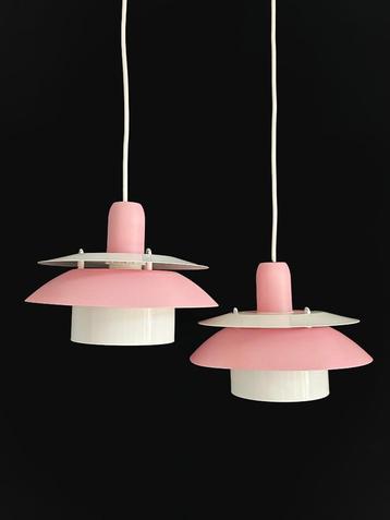 Vintage Hanglampen wit met roze set van 2   beschikbaar voor biedingen