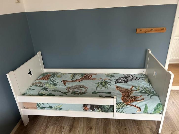 Junior bed / peuter / kinderbed Petit Amélie, Kinderen en Baby's, Kinderkamer | Bedden, Zo goed als nieuw, 140 tot 160 cm, 70 tot 85 cm