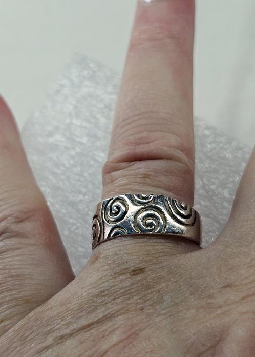 Maat 18 - Mooie SIX zilveren (925) NAVAJO ring, Sieraden, Tassen en Uiterlijk, Ringen, Zo goed als nieuw, 18 tot 19, Zilver, Zilver