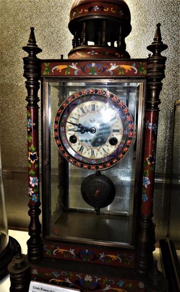 Fraaie grote antieke Franse cloisonné klok beschikbaar voor biedingen