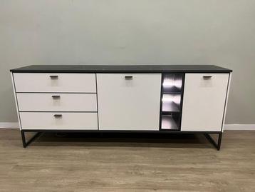 Bogota dressoir 200 cm van Xooon nu €399,- beschikbaar voor biedingen