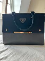 Nette tas zwart grijs (nep Prada), Ophalen of Verzenden, Zo goed als nieuw, Zwart, Handtas