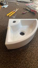 Wasbak toilet hoek fonteintje, Ophalen, Zo goed als nieuw, Steen, Wastafel