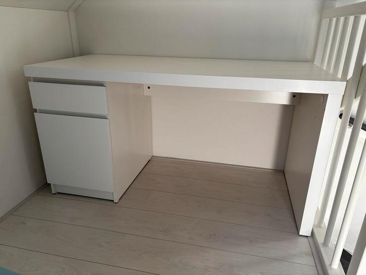 Ikea Malm Bureau - Gebruikt, nette staat, Huis en Inrichting, Bureaus, Gebruikt, Bureau, Ophalen