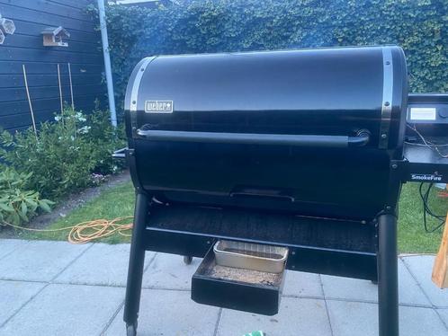weber smokefire EX6 Stealth ZGAN, Tuin en Terras, Houtskoolbarbecues, Zo goed als nieuw, Ophalen