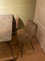 Hoge bartafel met 4 krukken, Ophalen, Bruin, Zo goed als nieuw, Vier