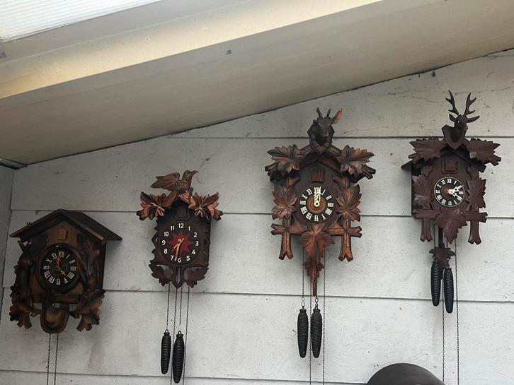 4x koekoeksklok voor restauratie of onderdelen vanaf €15 p/s, Antiek en Kunst, Antiek | Klokken, Ophalen