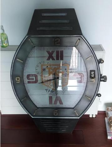 Design Klok Tag Heuer beschikbaar voor biedingen