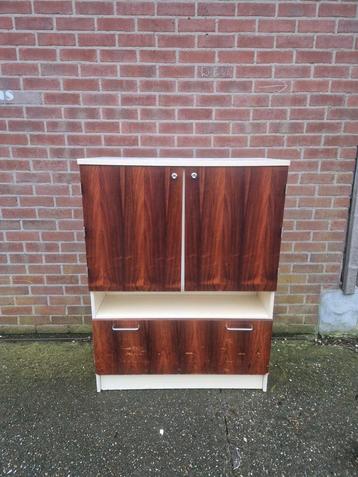 Jaren 70 palissander fineer kast vintage design.  beschikbaar voor biedingen
