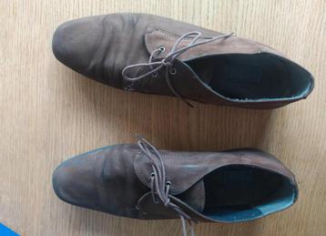 Bruine suede schoenen - maat 42 beschikbaar voor biedingen