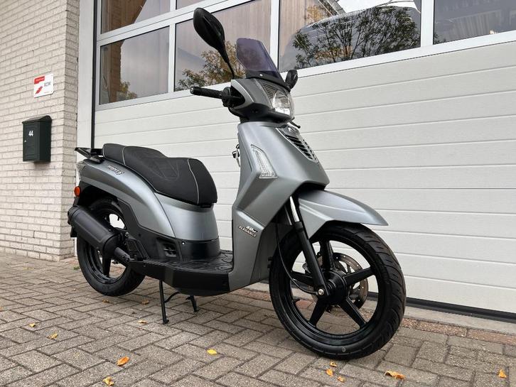 ZGAN.: Kymco People S Elegance BROM. Geel kenteken. 45KM  4T, Fietsen en Brommers, Scooters | Aprilia, Zo goed als nieuw, Overige modellen