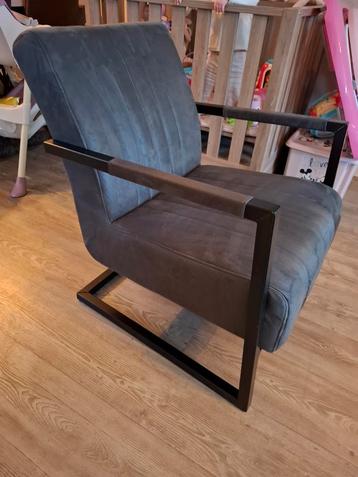 Fauteuil beschikbaar voor biedingen