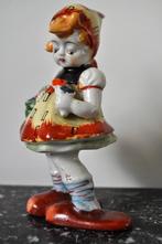 Oud beeldje Meisje Porselein 1945-1952 13 cm, Antiek en Kunst, Ophalen of Verzenden