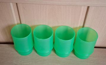 Kleine bekertjes en meer Tupperware beschikbaar voor biedingen