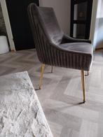 2  velvet taupe grijze eetkamer stoelen met gouden poten, Huis en Inrichting, Stoelen, Ophalen, Zo goed als nieuw, Grijs