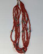 5 strengen kralen ketting. Jaren 70. Kleur :Bloedkoraal, Ophalen of Verzenden, Gebruikt, Overige materialen