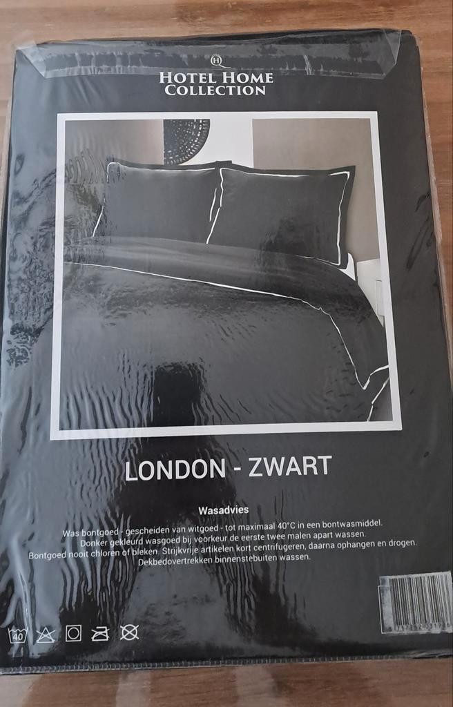 Dekbedovertrek Home Collection

London zwart

240x220cm, Huis en Inrichting, Slaapkamer | Beddengoed, Zo goed als nieuw, Dekbedovertrek