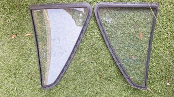 Zijraampjes in goede rubbers Peugeot 309/205 beschikbaar voor biedingen