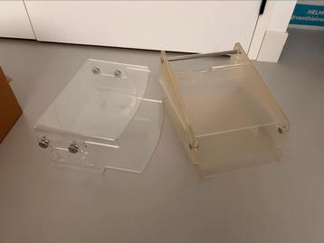 Standaard voor laptop of monitor beschikbaar voor biedingen