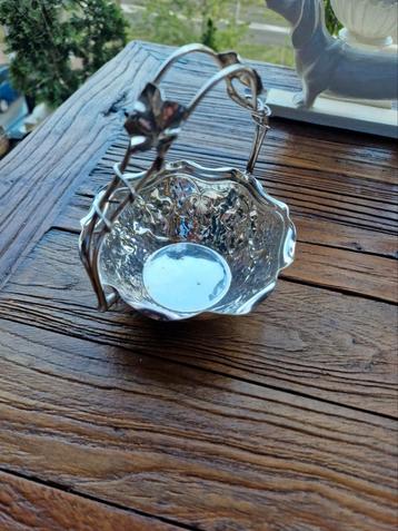 Falcon silverplate fruitschaaltje beschikbaar voor biedingen