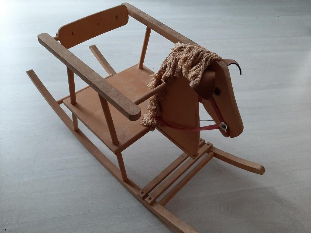 Houten hobbelpaard stoeltje, Huis en Inrichting, Ophalen, Gebruikt, Bruin, Eén