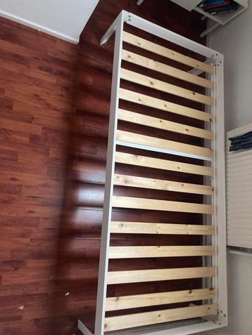 Bed 90x200 beschikbaar voor biedingen
