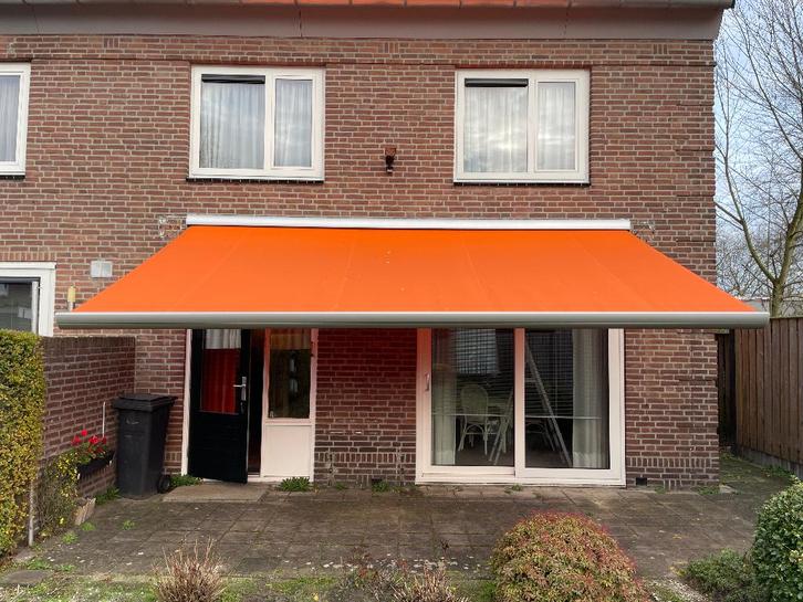 Zonnescherm, Tuin en Terras, Zonneschermen, Gebruikt, Knikarmscherm, 150 tot 300 cm, 450 cm of meer, Elektrisch, Ophalen