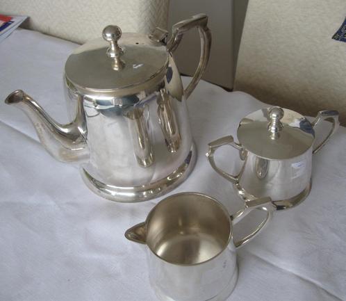 Art deco stijl verzilverd theepot,roomstel zie foto's, Antiek en Kunst, Antiek | Goud en Zilver, Zilver, Ophalen of Verzenden