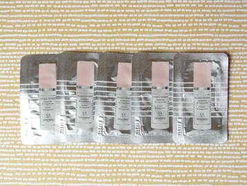 Sisley Double Tenseur (5 proefjes) beschikbaar voor biedingen