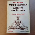 YOGA DIPIKA – Lumière sur le yoga (B.K.S. Iyengar), Boeken, Gelezen, Meditatie of Yoga, Ophalen of Verzenden, Instructieboek