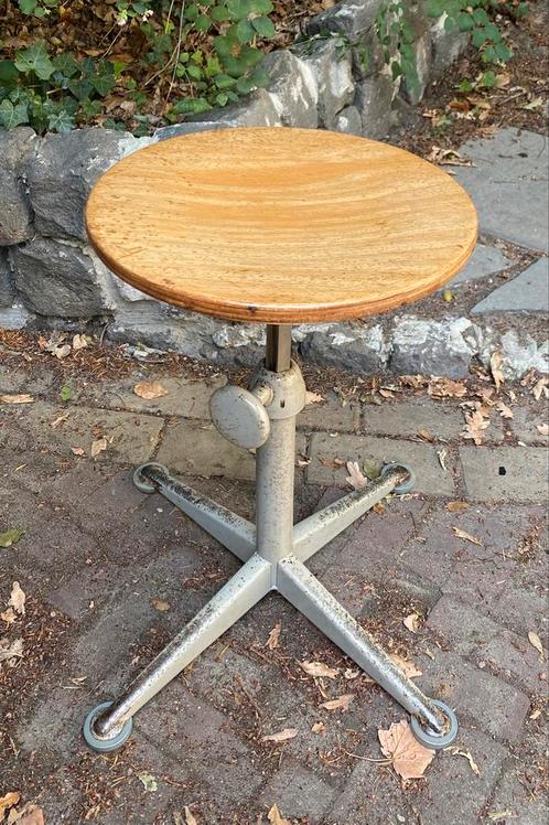 Ahrend de Cirkel Friso Kramer kruk, Antiek en Kunst, Antiek | Meubels | Stoelen en Banken, Ophalen of Verzenden