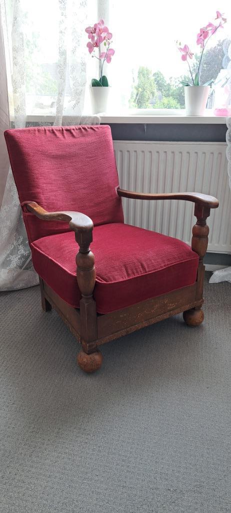 Antiek rood stoeltje, Antiek en Kunst, Antiek | Meubels | Stoelen en Banken, Ophalen