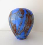 Grote glazen vaas blauw opaline patroon in roodbruin 3638-g, Antiek en Kunst, Ophalen of Verzenden