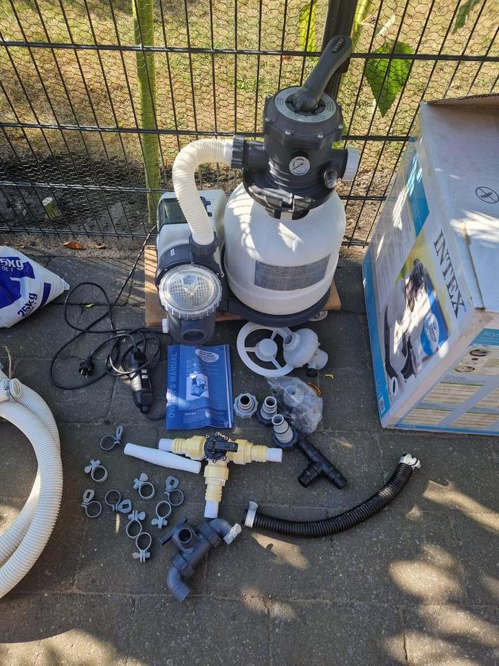 Intex Filterpomp 6m³ met diverse toebehoren nieuwstaat, Tuin en Terras, Zwembad-toebehoren, Zo goed als nieuw, Ophalen