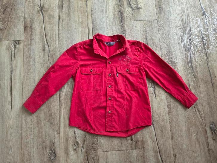 Mooie rode scoutingblouse, Bever uniform, Scoutfit, maat 128, Verzamelen, Scouting, Gebruikt, Kleding, Ophalen of Verzenden