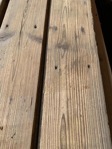 Barnwood, oude karakteristieke planken van oude schuur beschikbaar voor biedingen