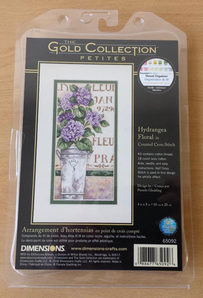 Hortensia Arrangement Pakket - Dimensions Gold Collection, Hobby en Vrije tijd, Borduren en Borduurmachines, Nieuw, Borduurpakket