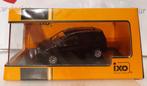 Ixo 1:43 Volkswagen Touran 2010 zwart nieuw in display, Ophalen of Verzenden, Nieuw, Auto, Overige merken