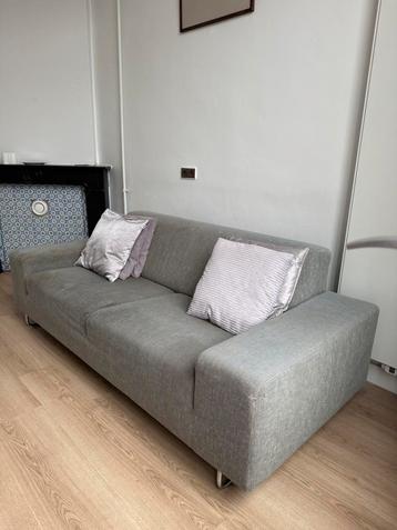 Comfortable Design Bank