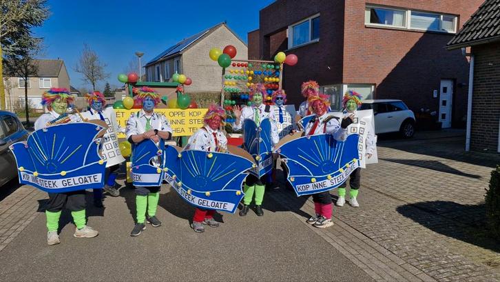 Loopgroep in de steek geloate, Kleding | Dames, Carnavalskleding en Feestkleding, Carnaval, Ophalen