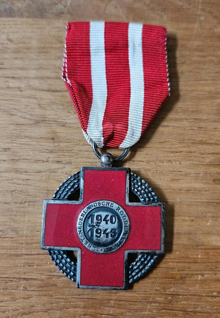 Nederlandse Rode Kruis Medaille 1940-1945, Verzamelen, Militaria | Algemeen, Overige soorten, Lintje, Medaille of Wings, Nederland