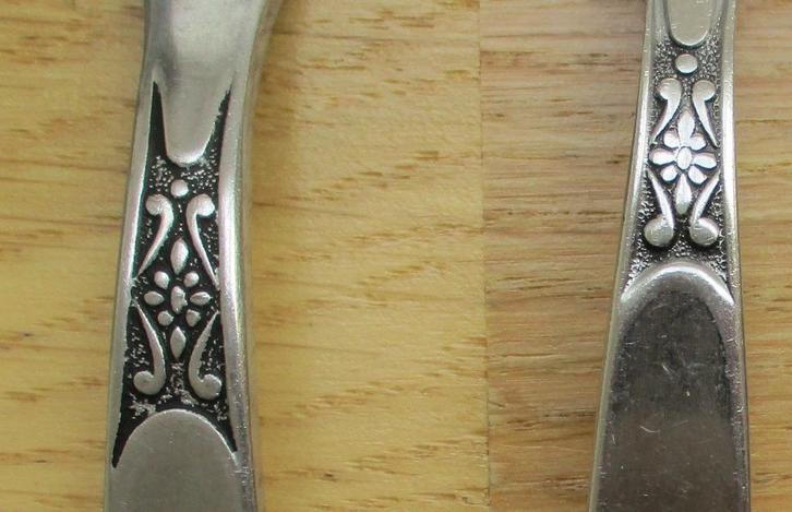 Inoxa vlekvrij massief merkje steel theelepels gebakvorkjes, Huis en Inrichting, Keuken | Bestek, Gebruikt, Los bestek, Rvs of Chroom