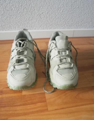 Fijne OXMOX Chunky sneakers mt 38 mintkleur als nieuw. beschikbaar voor biedingen