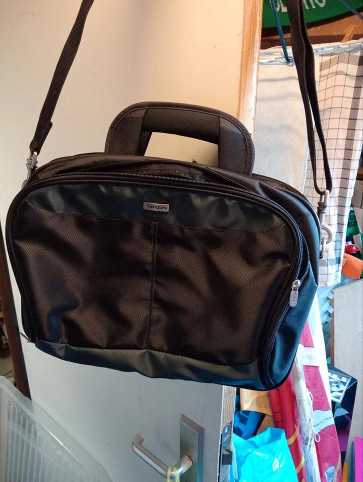 Targus Laptop Tas - Schoudertas, Computers en Software, Laptoptassen, Zo goed als nieuw, Schoudertas, 15 inch, Ophalen of Verzenden