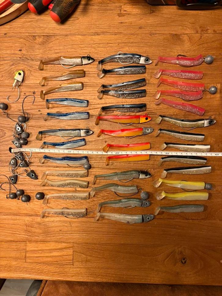 Zeebaars shads incl. veel loodkoppen en haken, Watersport en Boten, Hengelsport | Zeevissen, Zo goed als nieuw, Overige typen